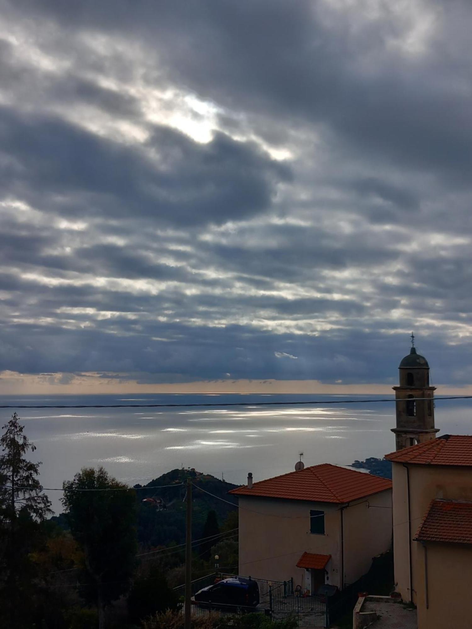 Dolci Risvegli Appartamento Vista Mare Ventimiglia Luaran gambar