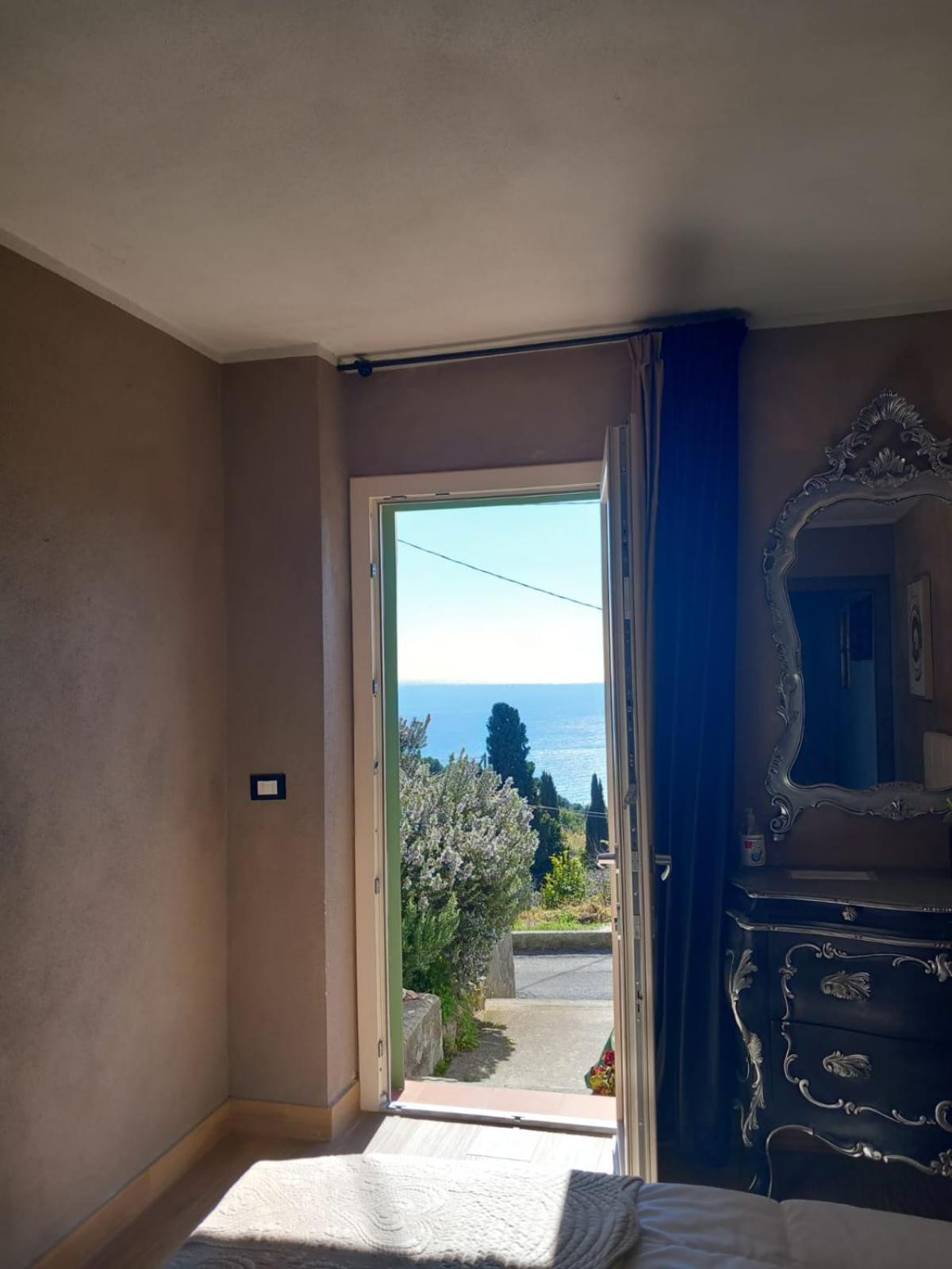 Dolci Risvegli Appartamento Vista Mare Ventimiglia Bilik gambar